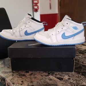 Jordan 1 Mid BT size 9c